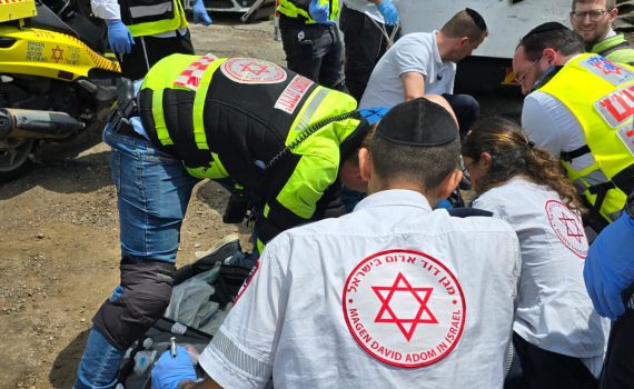 תאונת עבודה נוספת: פועל נכווה בתל אביב, מצבו קשה