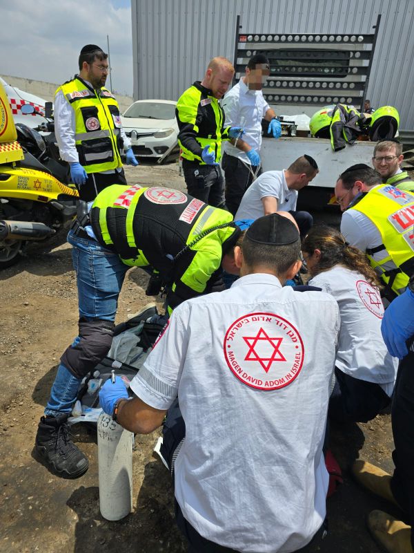 תאונת עבודה נוספת: פועל נכווה בתל אביב, מצבו קשה