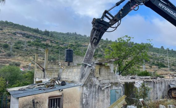 הריסת מבנים ופינוי פלישה חקלאית בכפר ערבי