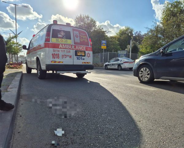 פיצוץ עז בחולון: מיניבוס עלה באש, הנהג פצוע קשה