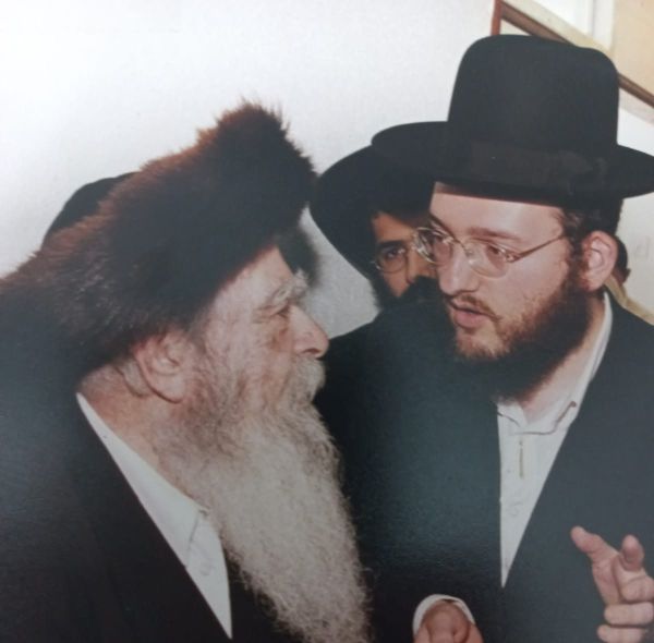 יום פטירתו: הנכד מספר על הצדיק רבי רפאל לוין זצ"ל