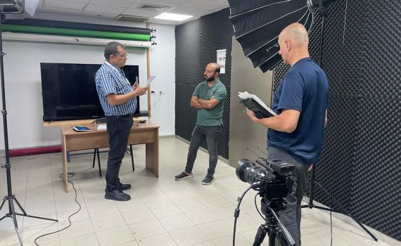 "שופרו של חמאס": פשיטה על אולפני אלג'זירה בנצרת