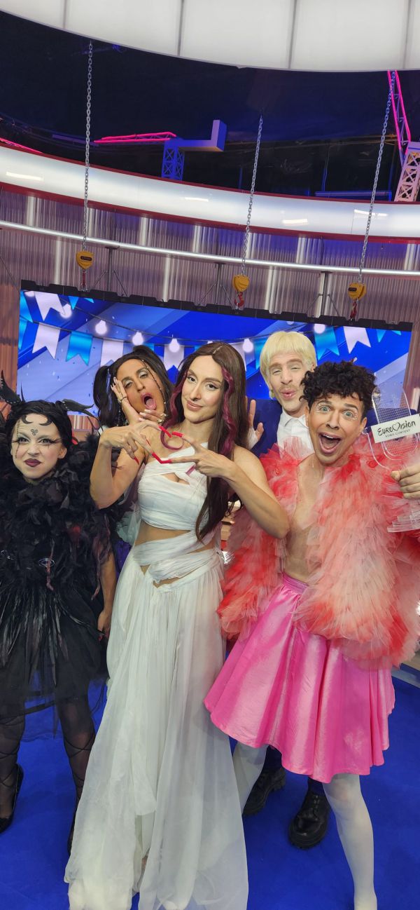 כשהחיקוי פוגש את המקור: עדן גולן מגיעה לארץ נהדרת