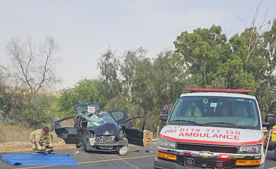 תאונת דרכים קטלנית בדרום: בן 20 במצב קשה
