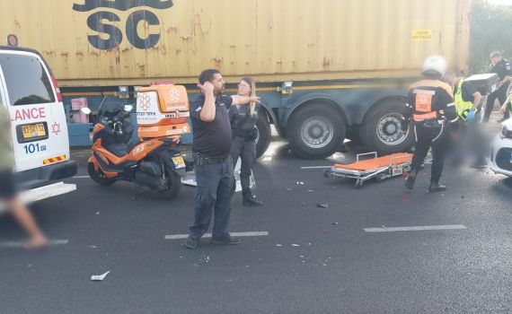 תאונה קשה: רוכב אופנוע נהרג בהתנגשות עם משאית