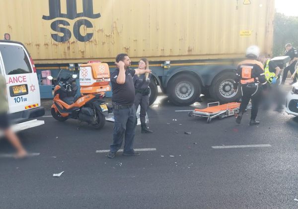 תאונה קשה: רוכב אופנוע נהרג בהתנגשות עם משאית