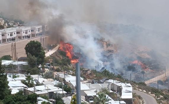 שריפה מתפשטת בפדואל: תושבים פונו מן הבתים