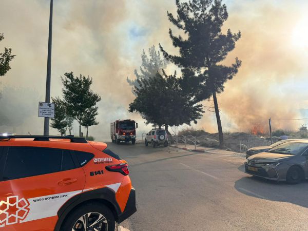 שריפה פרצה בשטח פתוח בעיר בית שמש