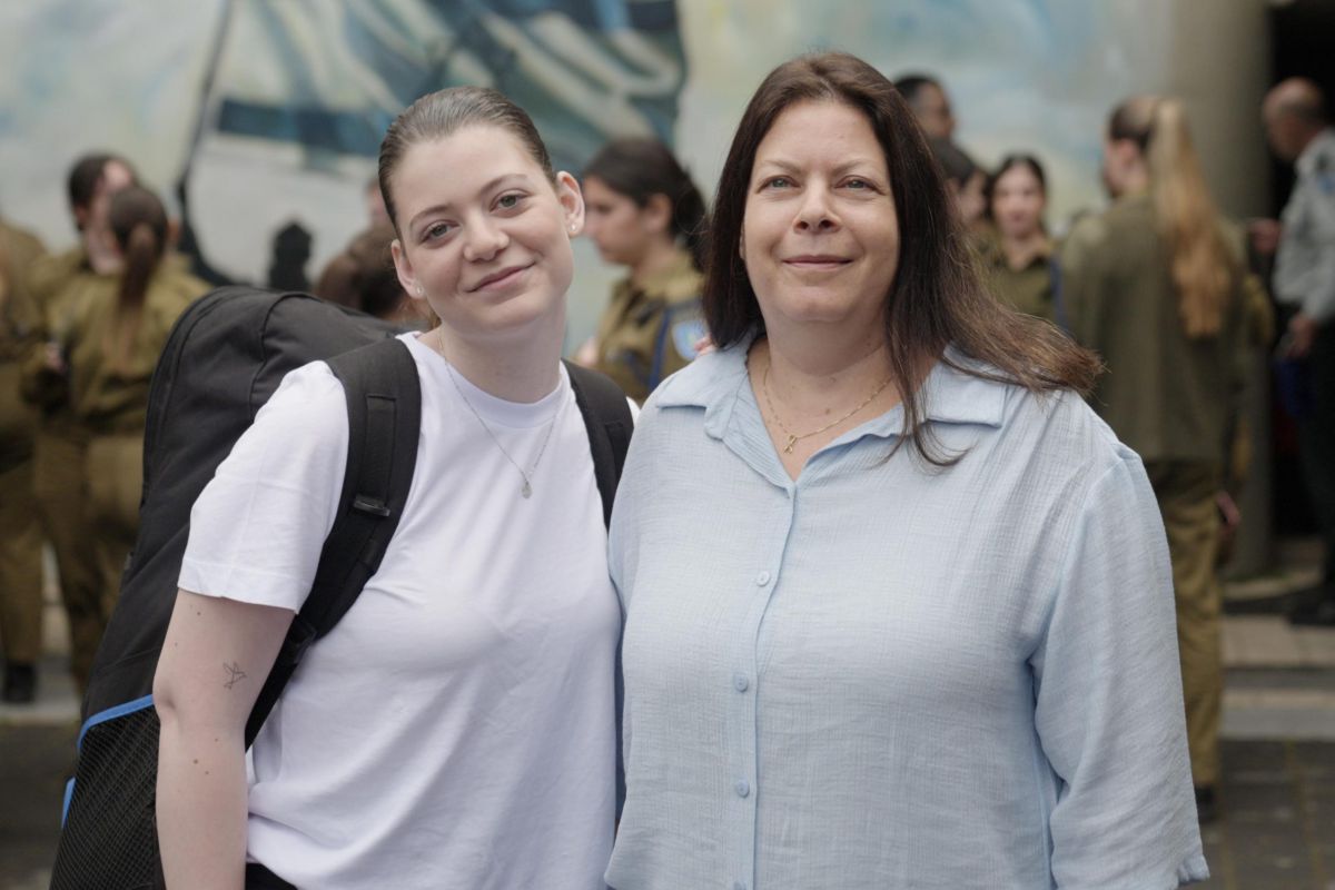 גיבורה ומרגשת: החטופה ששוחררה התגייסה לצה"ל