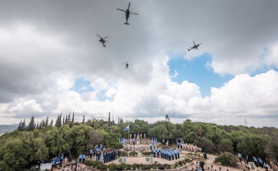 צפו: מטס ההצדעה בהר הרצל ובהר הטייסים
