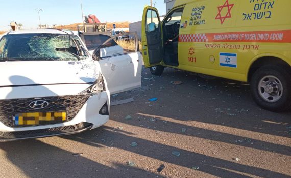 ארבעה פצועים, בהם שני ילדים בתאונה בנתיבות