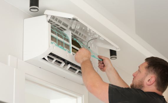 לפני שמזמינים טכנאי: אלו הסיבות למה המזגן לא מקרר