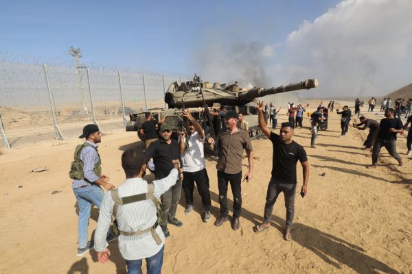 זעם על אמ"ן: "אם התרעתם אז למה היו רק 400 חיילים"