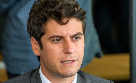 ראש ממשלת צרפת תוקף בשנית: בושה לשמאל בושה!