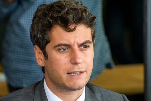 ראש ממשלת צרפת תוקף בשנית: בושה לשמאל בושה!