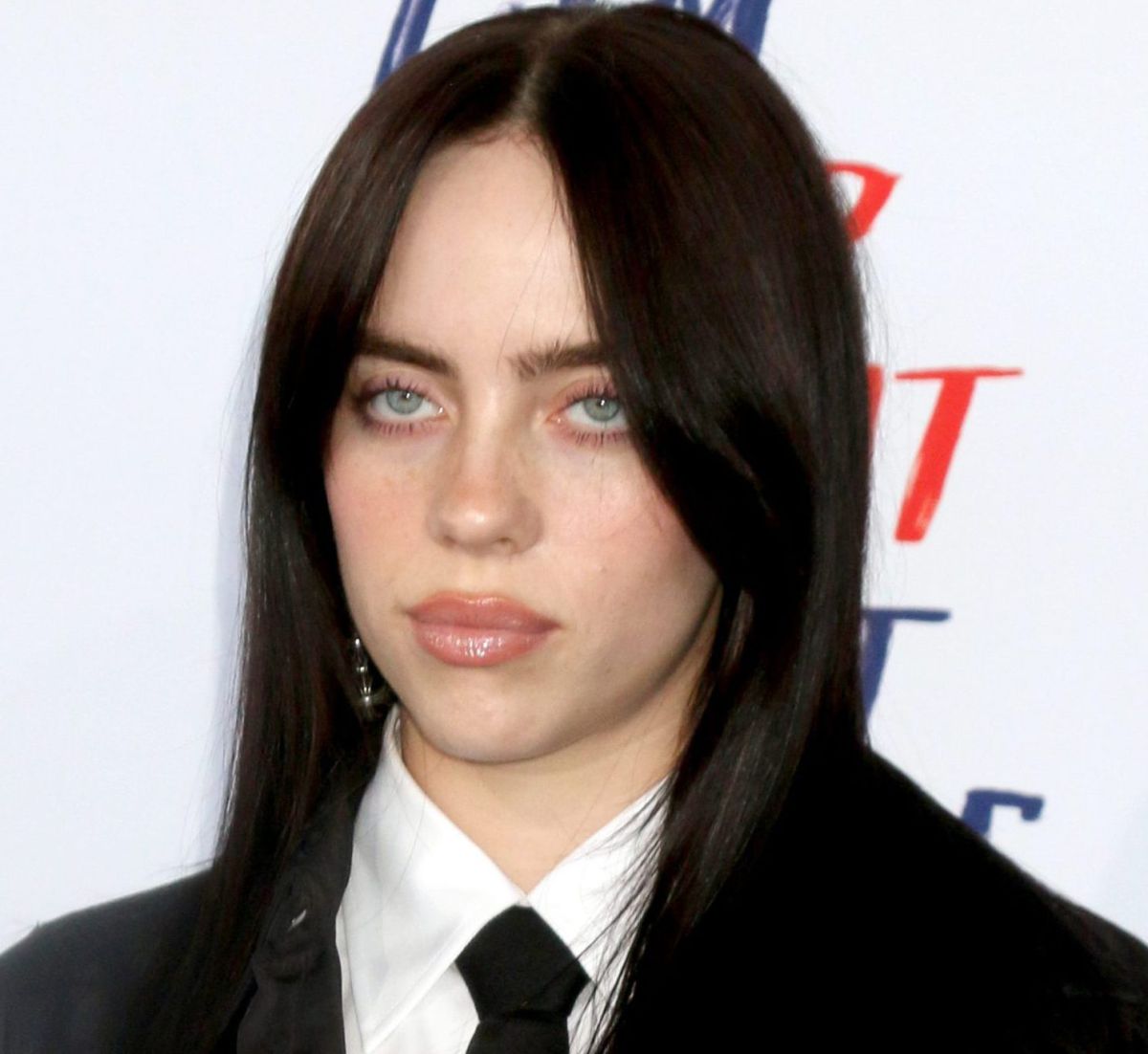 בילי אייליש תחת מתקפה: "לא מודעת ליוקר המחייה?"