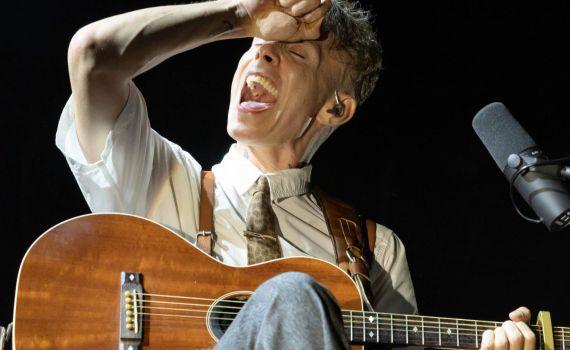 חו"ל זה כאן: אסף אבידן כבש את ההיכל