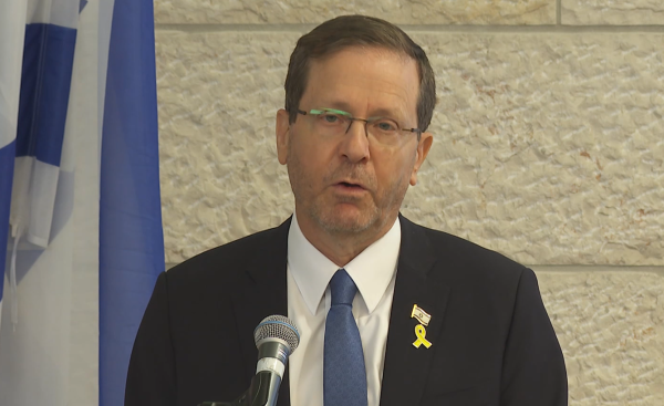 חברי הקואליציה בפנייה להרצוג: אשר את בקשת החנינה לנגד במיל'