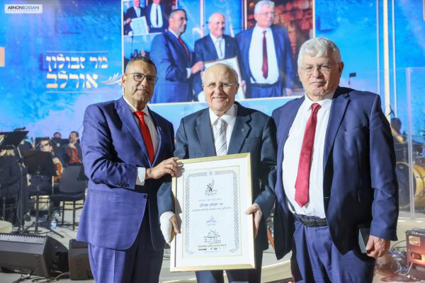 השר לשעבר זבולון אורלב זכה באות יקיר ירושלים