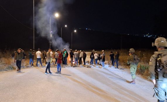 במקום הצבא: אזרחים מטילים מצור על שכם