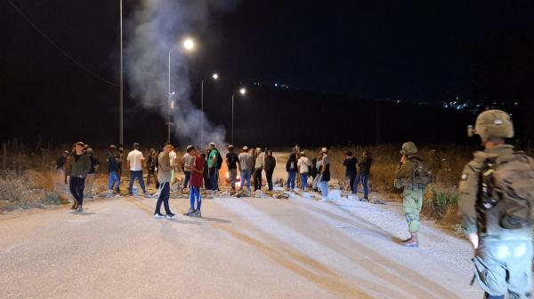 במקום הצבא: אזרחים מטילים מצור על שכם