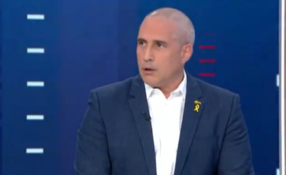 מביך: הח"כ לא זיהה את השר לשעבר ותקף אותו. צפו