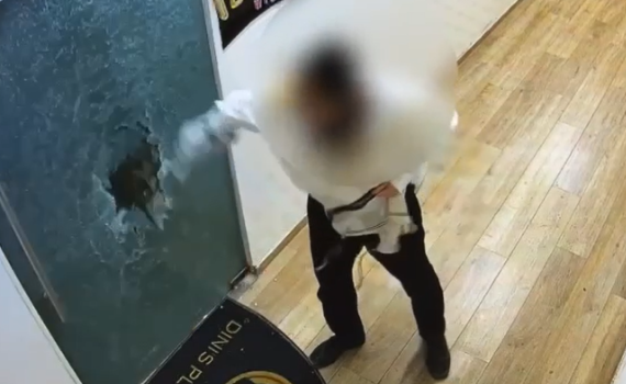 על רקע אידיאולוגי: פרץ, גזר והשחית פאות