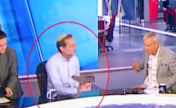 פייגלין חשף מה הוא מחביא בנעל והימם את האולפן