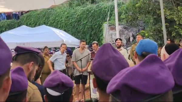 מאות אנשים בהלוויתו של סמל יאיר רויטמן שנפל בעזה