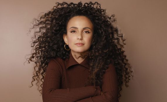 מציינת עשור: יובל דיין משחררת אלבום חדש