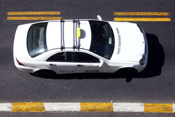 שלושה תושבי השטחים נעצרו במונית בבני ברק