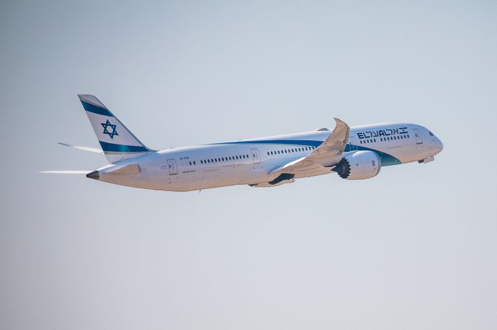 מגישת הטלוויזיה הפופולרית עוזבת את הארץ