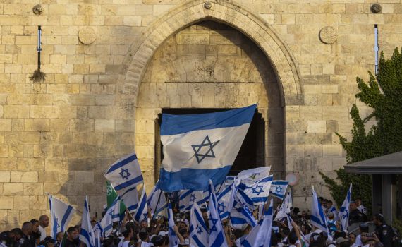 התנאי ההזוי של המשטרה לקיום הריקוד דגלים