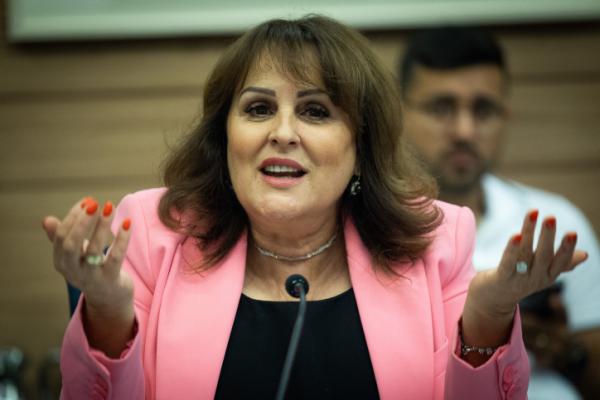 קטי שטרית מפתיעה: "הוא ראוי להיות ראש ממשלה"