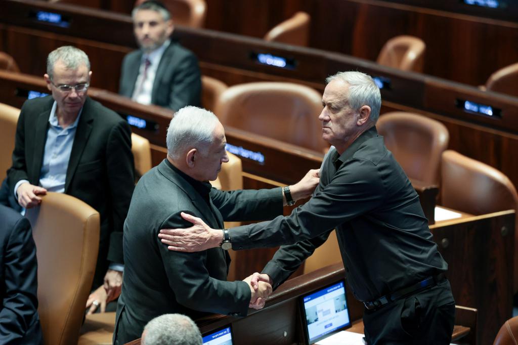 נתניהו לגנץ: "אל תצא מממשלת החירום"