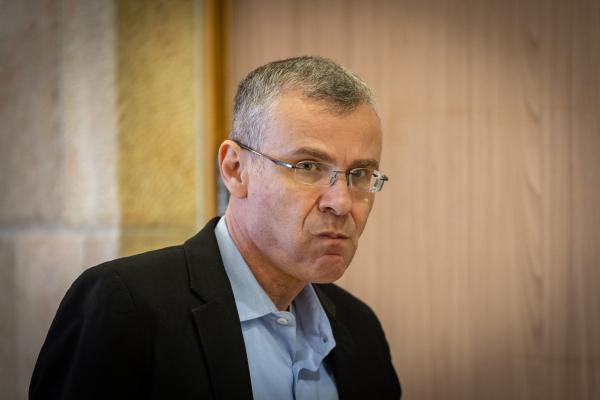 לוין זעם בוועדת השרים: "באיזו מדינה מותר להניף דגל אויב?