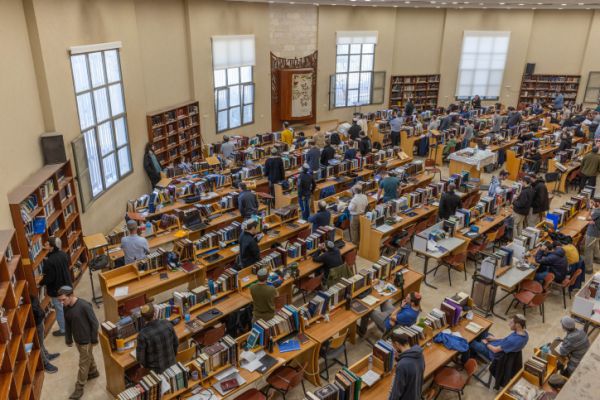 למי אנחנו יותר קרובים; לחילונים או לחרדים?