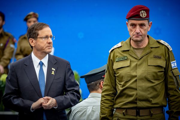 הרצוג שוחח עם הרמטכ"ל: מגנה את המתקפות נגדו