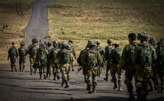 סגנו של נסראללה מעריך: לא תהיה מלחמה בקרוב