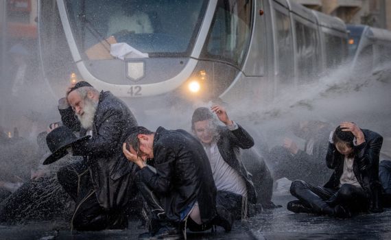 סקר: כמה מהחרדים נגד גיוס הבחורים שלא לומדים?