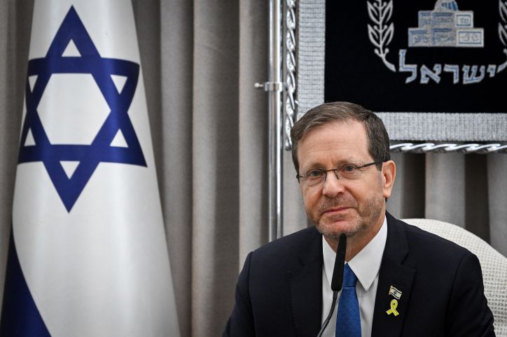 הרצוג תוקף את ה-BBC: "השוואה שערורייתית"