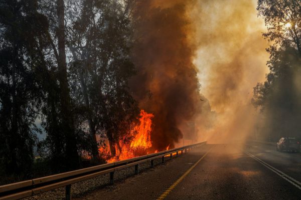 יחידת החילוץ המיוחדת הוקפצה לסייע בשריפה בבית שמש