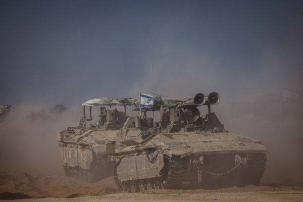 הקומיקאי הסרוג השתתף במבצע החילוץ: "הלב גואה משמחה"