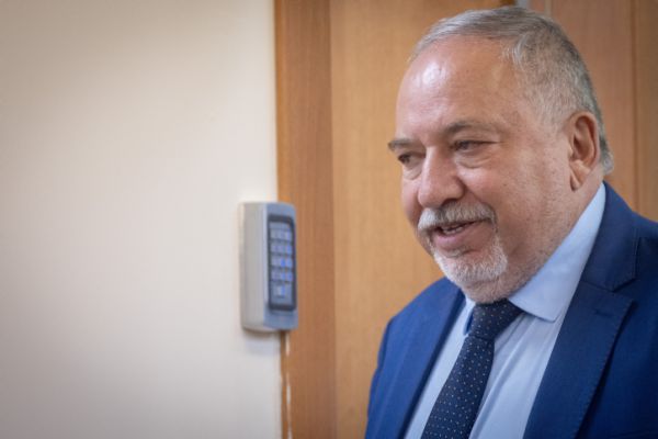 סקר מנדטים: ליברמן בשיא של 15 שנים