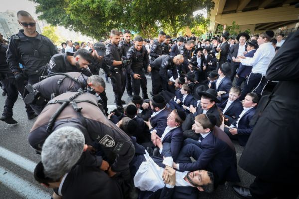 במחאה נגד הגיוס: הפלג הירושלמי חסמו את כביש 4