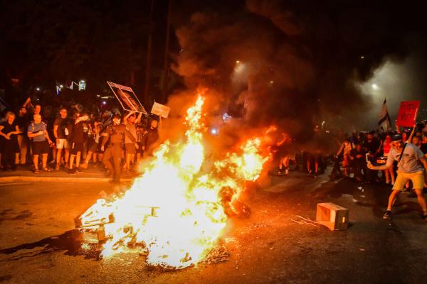 "ח"כ לזימי מנצלת את החסינות להפריע לשוטרים"