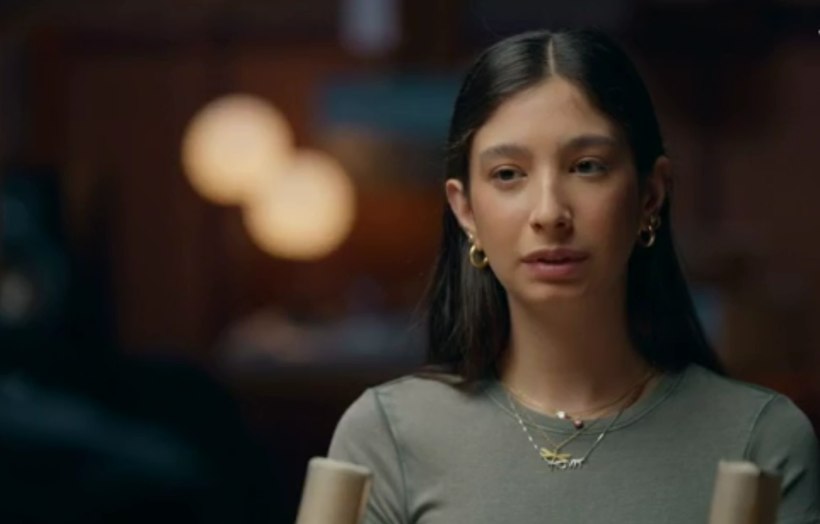 ניצולי המיגונית בבארי משחזרים את רגעי האימה | צפו בהצצה