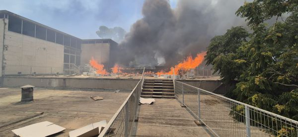 שריפה נרחבת בירושלים: מוזיאון ישראל פונה