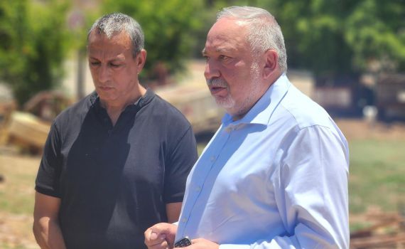 ליברמן במטולה: "מעבר לגבול אף בית לא נפגע"