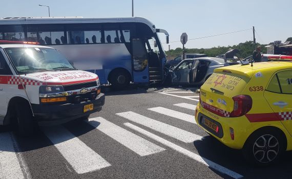 3 פצועים בתאונה סמוך לחדרה, בהם 1 במצב אנוש